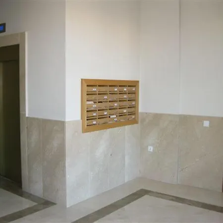 Piso Con Vistas Cerca Feria 4 Dorm 2 Banos, Aire Acond. Garaje Апартаменты *