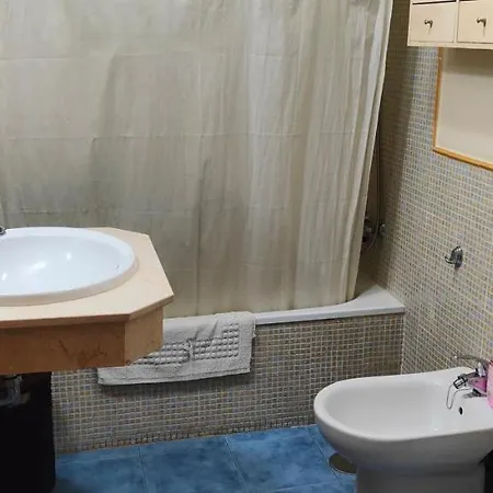 Piso Con Vistas Cerca Feria 4 Dorm 2 Banos, Aire Acond. Garaje *