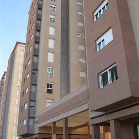 Piso Con Vistas Cerca Feria 4 Dorm 2 Banos, Aire Acond. Garaje Lejlighed *