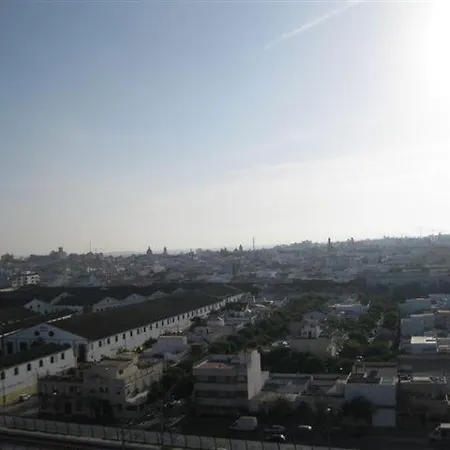 Piso Con Vistas Cerca Feria 4 Dorm 2 Banos, Aire Acond. Garaje Апартаменты