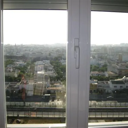 Апартаменты Piso Con Vistas Cerca Feria 4 Dorm 2 Banos, Aire Acond. Garaje