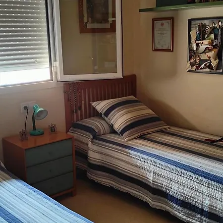Апартаменты Piso Con Vistas Cerca Feria 4 Dorm 2 Banos, Aire Acond. Garaje *
