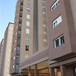 Piso Con Vistas Cerca Feria 4 Dorm 2 Banos, Aire Acond. Garaje Διαμέρισμα *