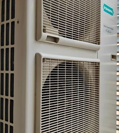 Piso Con Vistas Cerca Feria 4 Dorm 2 Banos, Aire Acond. Garaje