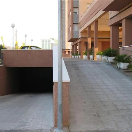 Piso Con Vistas Cerca Feria 4 Dorm 2 Banos, Aire Acond. Garaje Apartment *