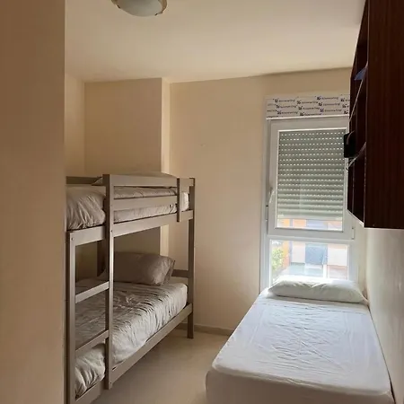 Piso Con Vistas Cerca Feria 4 Dorm 2 Banos, Aire Acond. Garaje Apartamento *