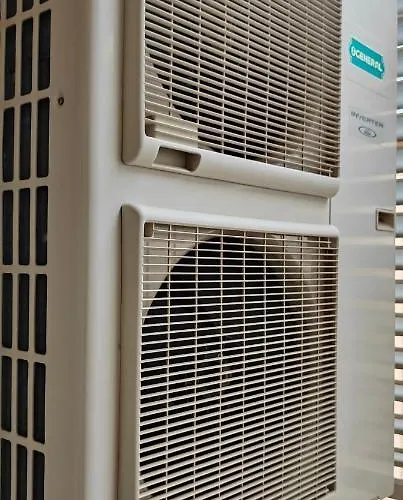 Piso Con Vistas Cerca Feria 4 Dorm 2 Banos, Aire Acond. Garaje