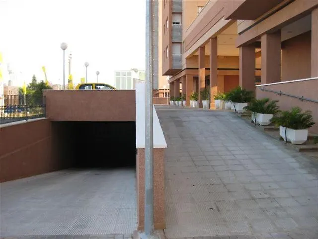 Piso Con Vistas Cerca Feria 4 Dorm 2 Banos, Aire Acond. Garaje Apartamento *