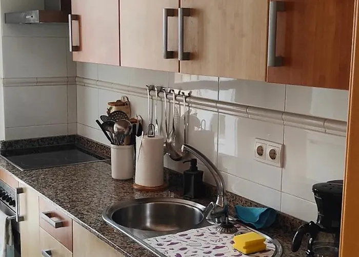 Piso Con Vistas Cerca Feria 4 Dorm 2 Banos, Aire Acond. Garaje Apartamento *