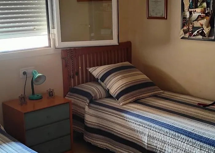 Apartamento Piso Con Vistas Cerca Feria 4 Dorm 2 Banos, Aire Acond. Garaje *